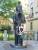 une statue représentant Kafka!!